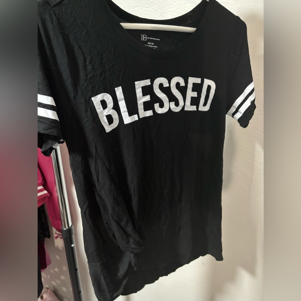 Medium No Boundaries BLESSED T-Shirt